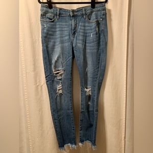 Distressed skinny jeans